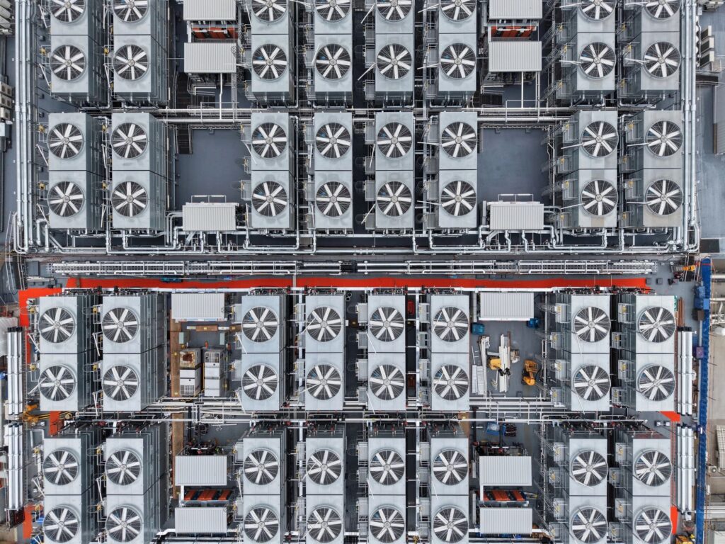 Industrial data center roof with cooling units